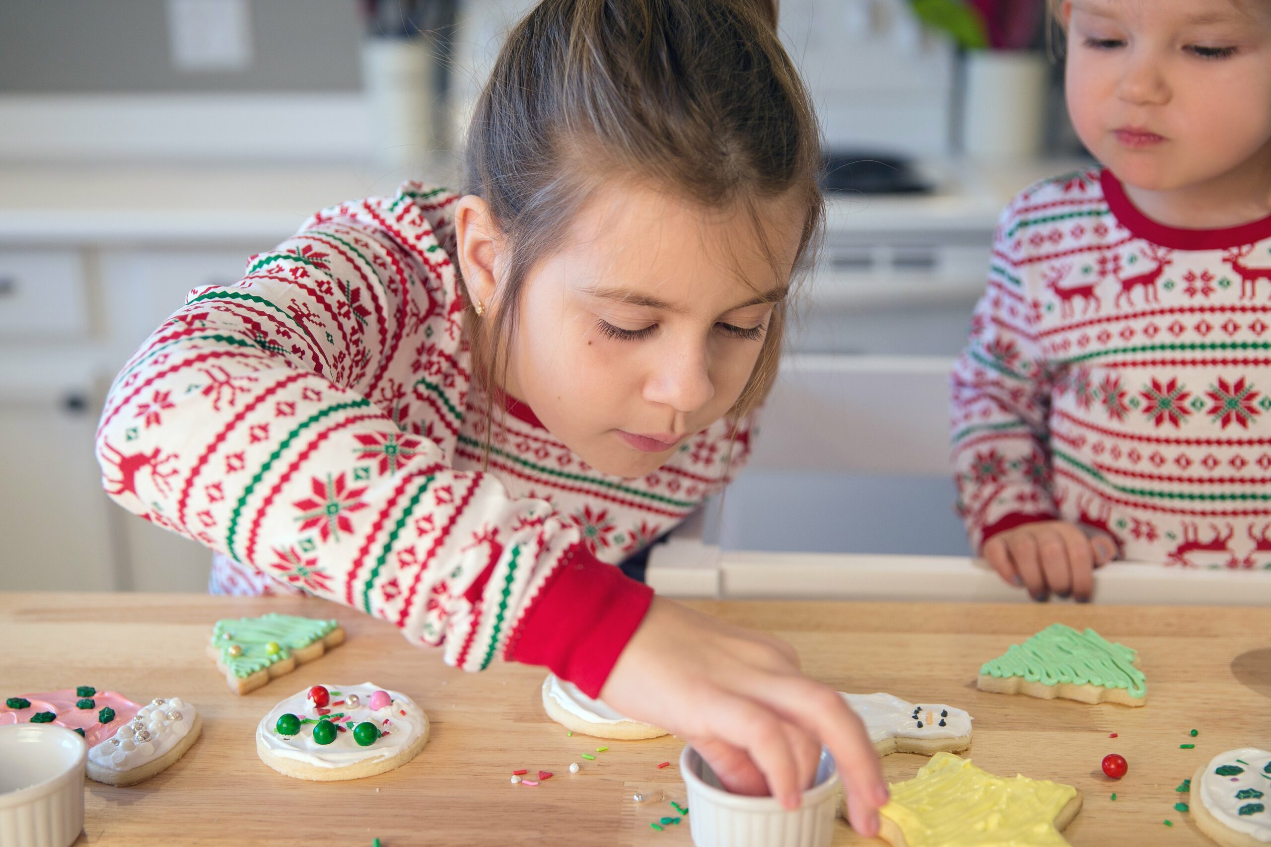 picture of kids helping to cook